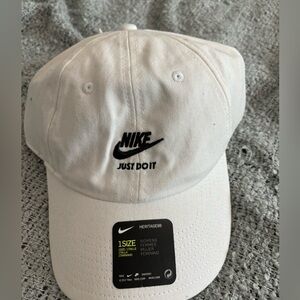 NIKE HAT
